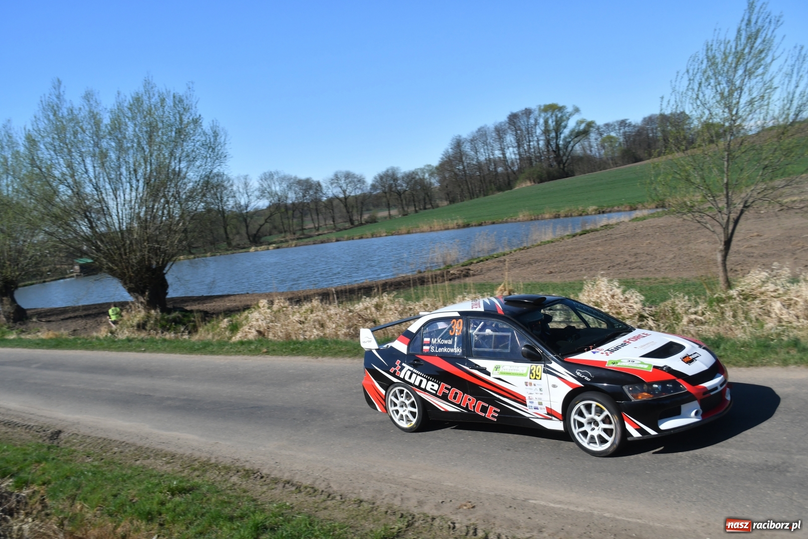 Zdjęcie w galerii na portalu naszraciborz.pl: Rajd Baborowa: pierwsze zwycięstwo Damiana Kostki  wiadomości z regionu