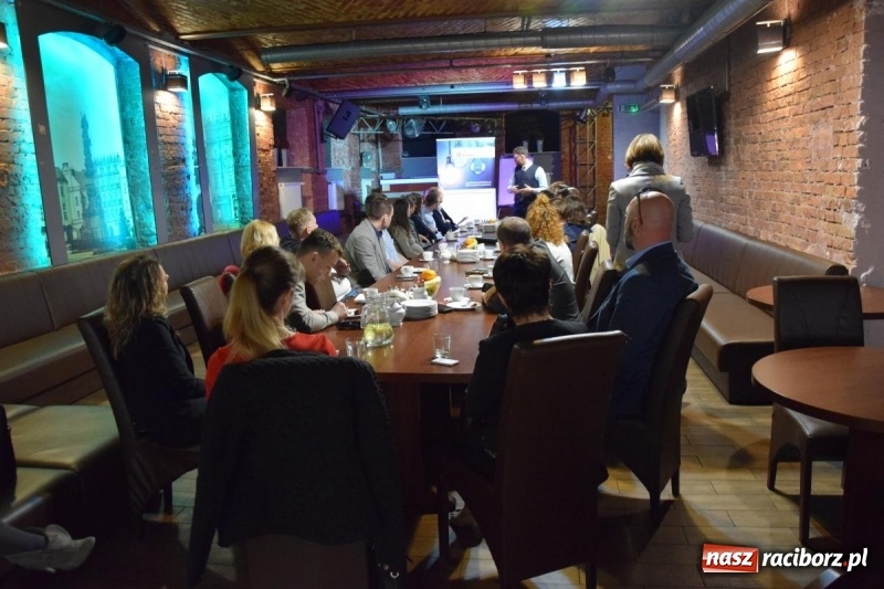 Zdjęcie w galerii na portalu naszraciborz.pl: Kolejna edycja raciborskich śniadań biznesowych wiadomości z regionu