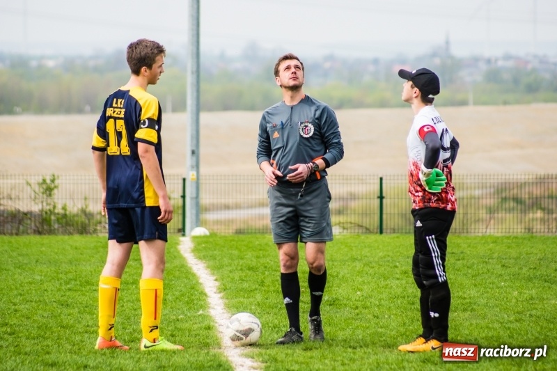 Zdjęcie w galerii na portalu naszraciborz.pl: Juniorzy Syryni bezlitośni dla Brzezia wiadomości z regionu