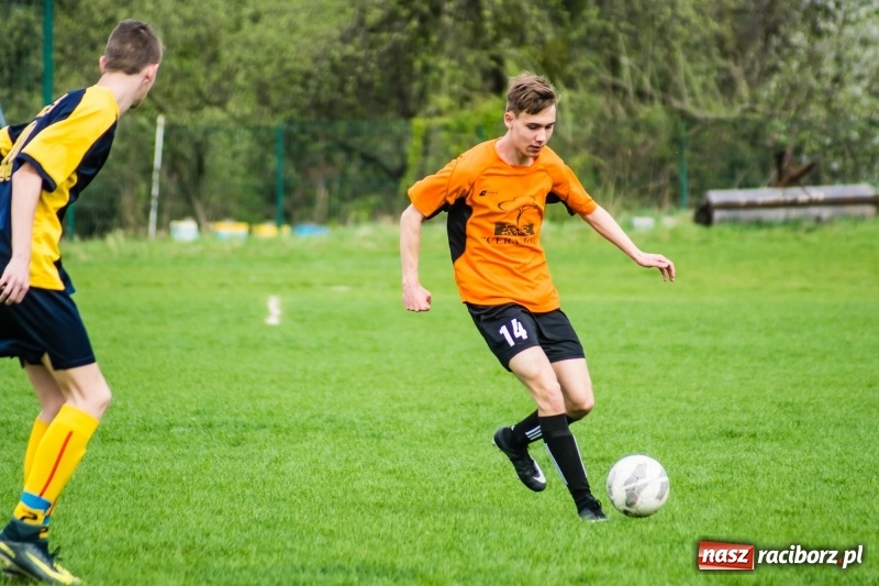 Zdjęcie w galerii na portalu naszraciborz.pl: Juniorzy Syryni bezlitośni dla Brzezia wiadomości z regionu