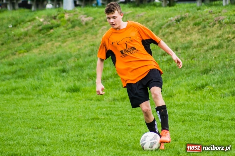 Zdjęcie w galerii na portalu naszraciborz.pl: Juniorzy Syryni bezlitośni dla Brzezia wiadomości z regionu