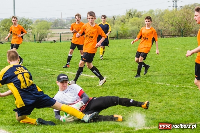 Zdjęcie w galerii na portalu naszraciborz.pl: Juniorzy Syryni bezlitośni dla Brzezia wiadomości z regionu