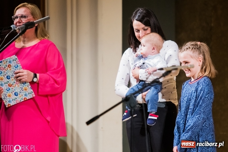 Zdjęcie w galerii na portalu naszraciborz.pl: Koncert charytatywny Źródła na rzecz Filipka wiadomości z regionu