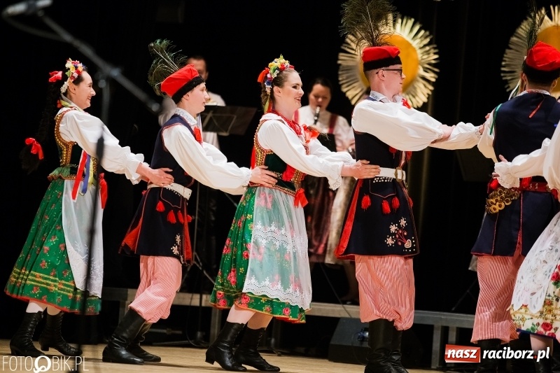 Zdjęcie w galerii na portalu naszraciborz.pl: Koncert charytatywny Źródła na rzecz Filipka wiadomości z regionu