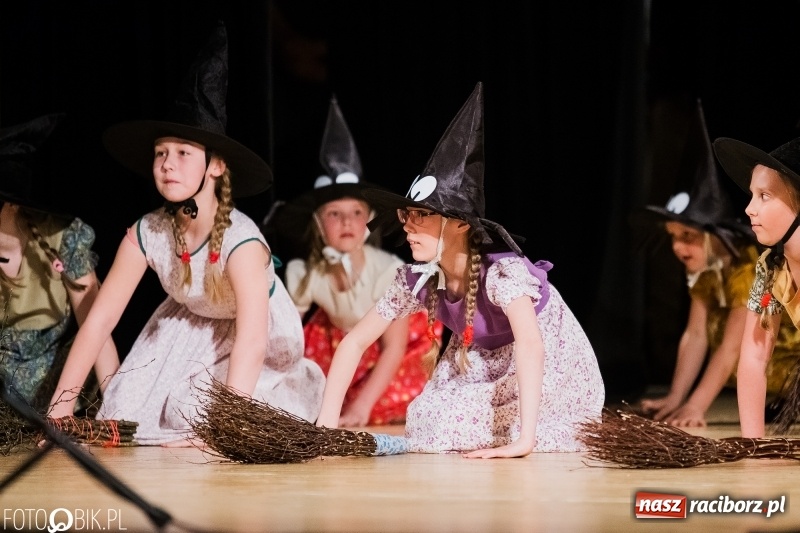 Zdjęcie w galerii na portalu naszraciborz.pl: Koncert charytatywny Źródła na rzecz Filipka wiadomości z regionu