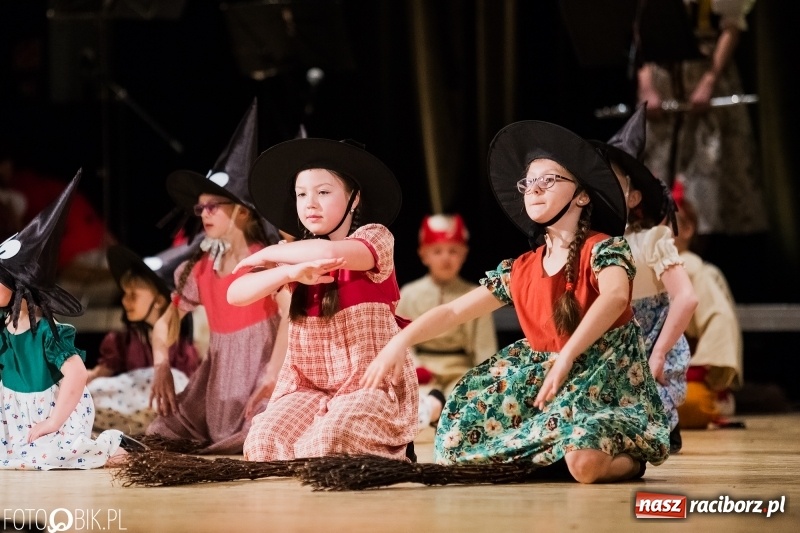 Zdjęcie w galerii na portalu naszraciborz.pl: Koncert charytatywny Źródła na rzecz Filipka wiadomości z regionu