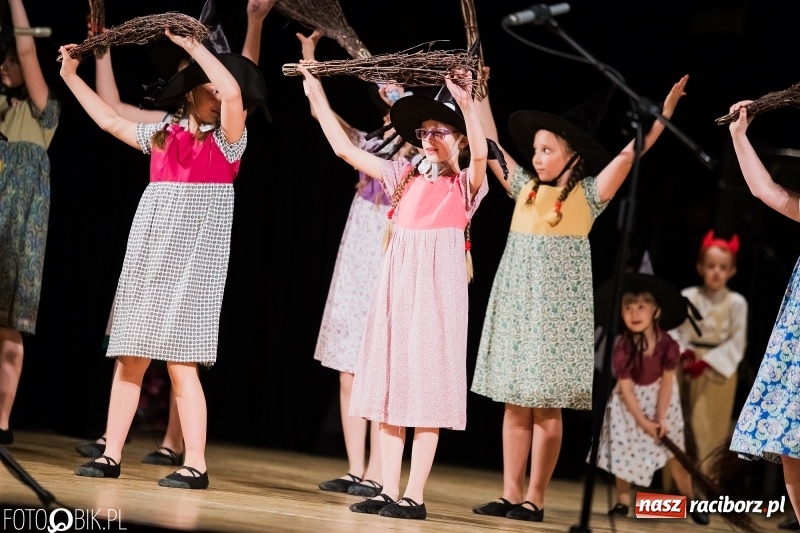 Zdjęcie w galerii na portalu naszraciborz.pl: Koncert charytatywny Źródła na rzecz Filipka wiadomości z regionu