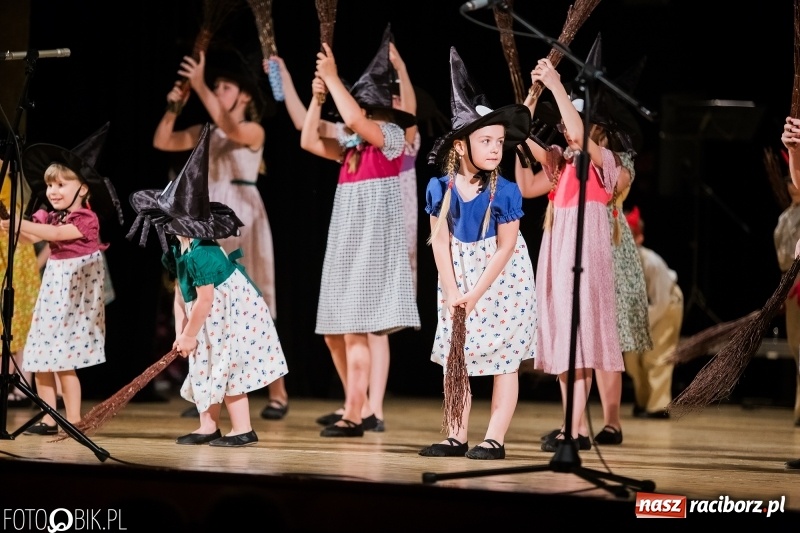 Zdjęcie w galerii na portalu naszraciborz.pl: Koncert charytatywny Źródła na rzecz Filipka wiadomości z regionu