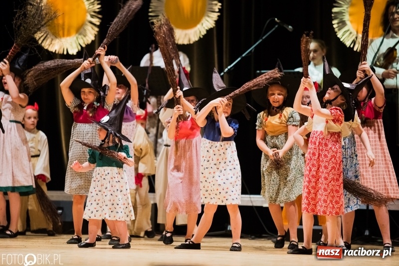 Zdjęcie w galerii na portalu naszraciborz.pl: Koncert charytatywny Źródła na rzecz Filipka wiadomości z regionu