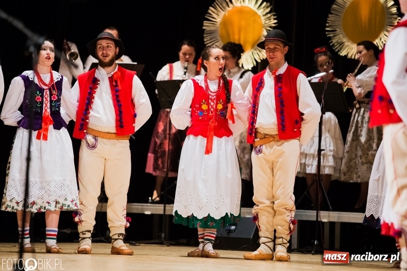 Zdjęcie w galerii na portalu naszraciborz.pl: Koncert charytatywny Źródła na rzecz Filipka wiadomości z regionu