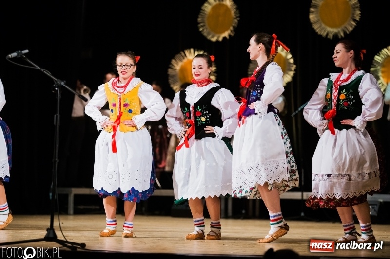 Zdjęcie w galerii na portalu naszraciborz.pl: Koncert charytatywny Źródła na rzecz Filipka wiadomości z regionu