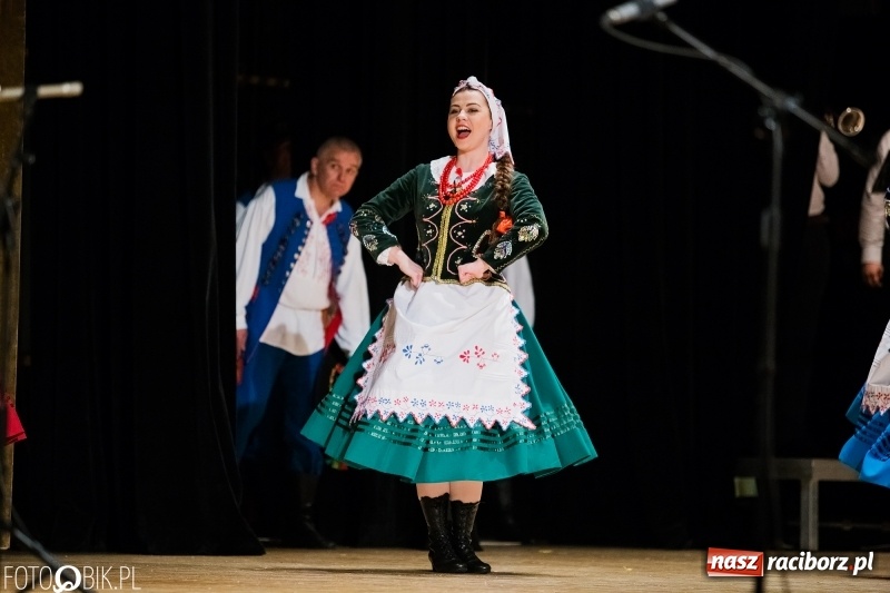 Zdjęcie w galerii na portalu naszraciborz.pl: Koncert charytatywny Źródła na rzecz Filipka wiadomości z regionu