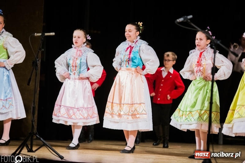 Zdjęcie w galerii na portalu naszraciborz.pl: Koncert charytatywny Źródła na rzecz Filipka wiadomości z regionu