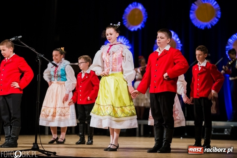 Zdjęcie w galerii na portalu naszraciborz.pl: Koncert charytatywny Źródła na rzecz Filipka wiadomości z regionu