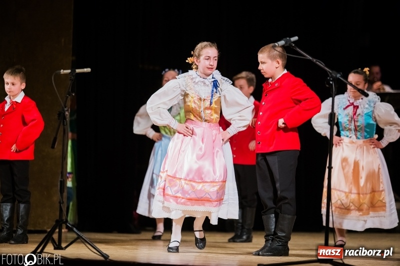 Zdjęcie w galerii na portalu naszraciborz.pl: Koncert charytatywny Źródła na rzecz Filipka wiadomości z regionu