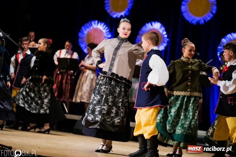 Zdjęcie w galerii na portalu naszraciborz.pl: Koncert charytatywny Źródła na rzecz Filipka wiadomości z regionu