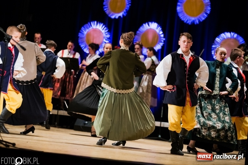 Zdjęcie w galerii na portalu naszraciborz.pl: Koncert charytatywny Źródła na rzecz Filipka wiadomości z regionu