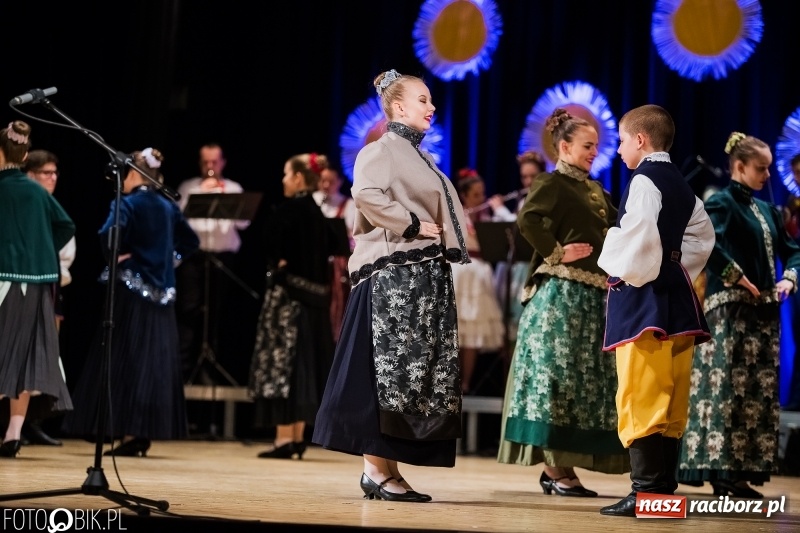 Zdjęcie w galerii na portalu naszraciborz.pl: Koncert charytatywny Źródła na rzecz Filipka wiadomości z regionu