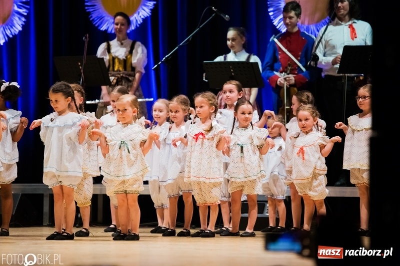 Zdjęcie w galerii na portalu naszraciborz.pl: Koncert charytatywny Źródła na rzecz Filipka wiadomości z regionu