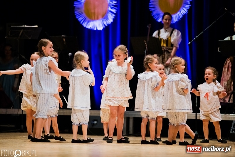 Zdjęcie w galerii na portalu naszraciborz.pl: Koncert charytatywny Źródła na rzecz Filipka wiadomości z regionu