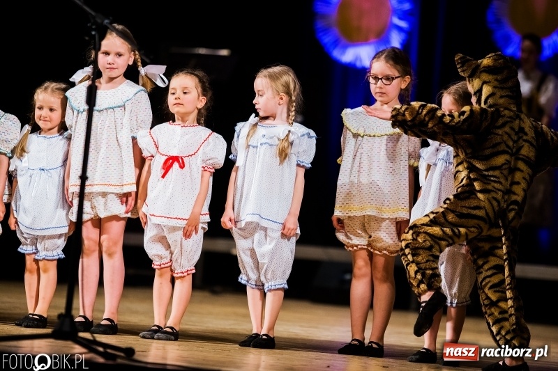 Zdjęcie w galerii na portalu naszraciborz.pl: Koncert charytatywny Źródła na rzecz Filipka wiadomości z regionu