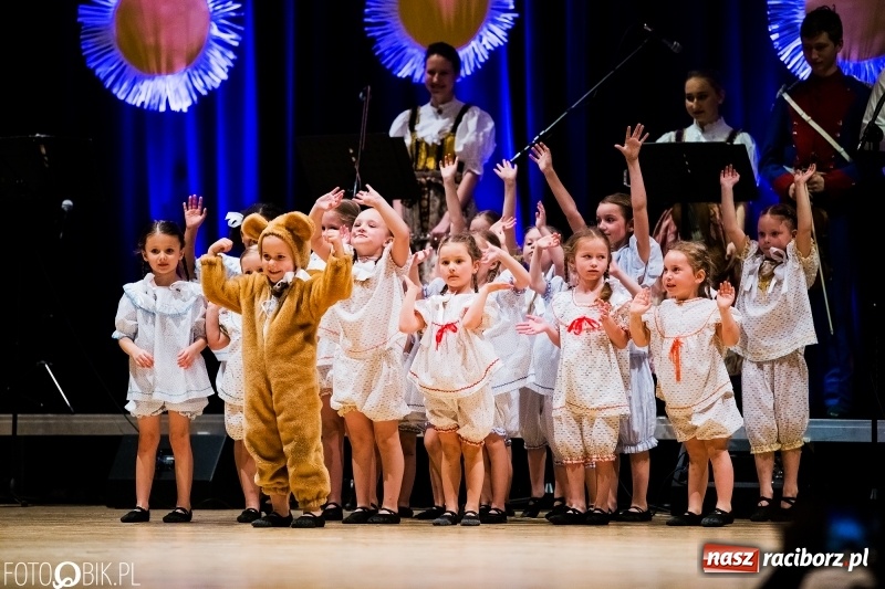 Zdjęcie w galerii na portalu naszraciborz.pl: Koncert charytatywny Źródła na rzecz Filipka wiadomości z regionu