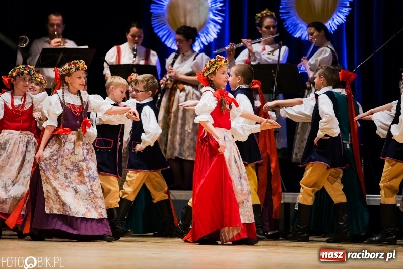 Zdjęcie w galerii na portalu naszraciborz.pl: Koncert charytatywny Źródła na rzecz Filipka wiadomości z regionu