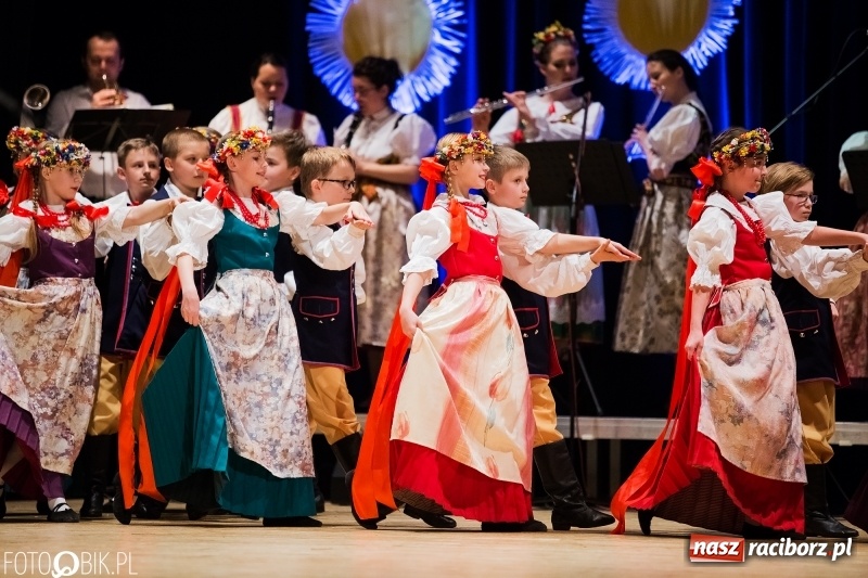 Zdjęcie w galerii na portalu naszraciborz.pl: Koncert charytatywny Źródła na rzecz Filipka wiadomości z regionu