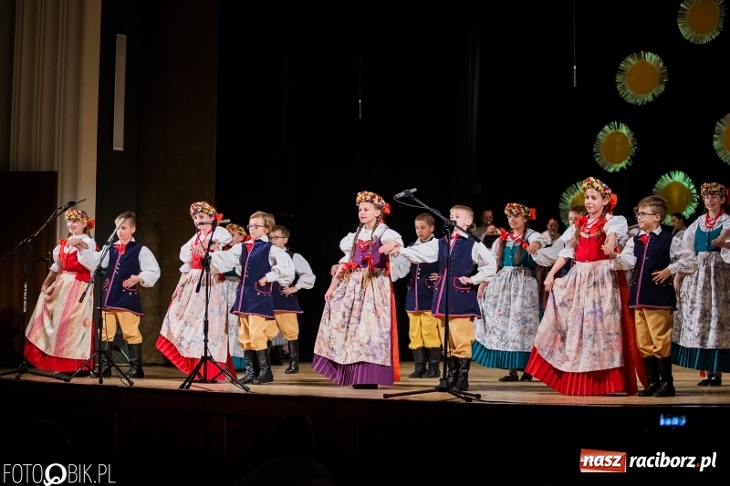 Zdjęcie w galerii na portalu naszraciborz.pl: Koncert charytatywny Źródła na rzecz Filipka wiadomości z regionu