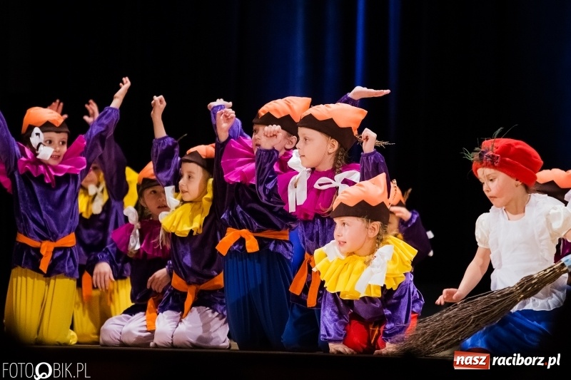 Zdjęcie w galerii na portalu naszraciborz.pl: Koncert charytatywny Źródła na rzecz Filipka wiadomości z regionu