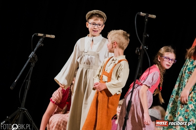 Zdjęcie w galerii na portalu naszraciborz.pl: Koncert charytatywny Źródła na rzecz Filipka wiadomości z regionu