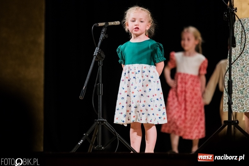 Zdjęcie w galerii na portalu naszraciborz.pl: Koncert charytatywny Źródła na rzecz Filipka wiadomości z regionu