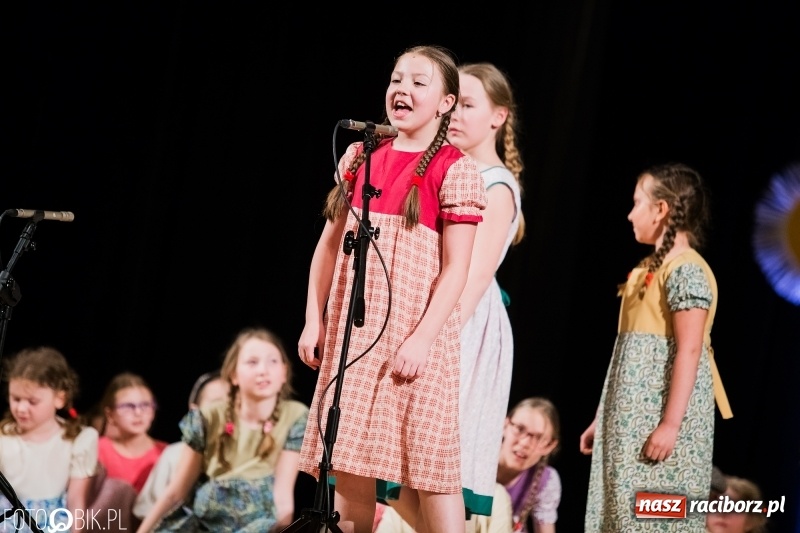 Zdjęcie w galerii na portalu naszraciborz.pl: Koncert charytatywny Źródła na rzecz Filipka wiadomości z regionu