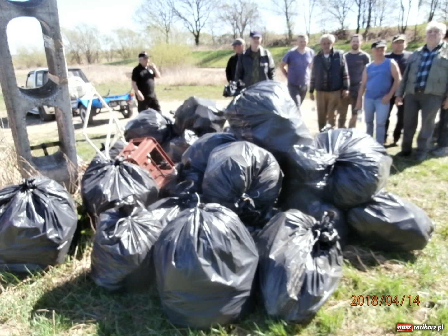 Zdjęcie w galerii na portalu naszraciborz.pl: Akcja zbierania śmieci wokół zbiorników wodnych wiadomości z regionu
