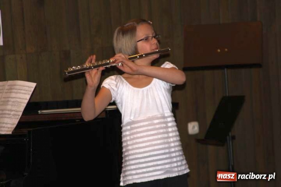 Zdjęcie w galerii na portalu naszraciborz.pl: Muzyką uczcili pamięć ofiar wiadomości z regionu