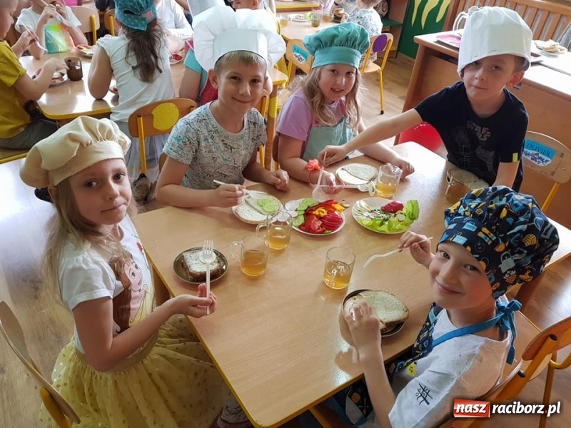 Zdjęcie w galerii na portalu naszraciborz.pl: Posłuchaj dzieci z Nędzy! Przedszkolaki działają lepiej niż kampanie reklamowe wiadomości z regionu