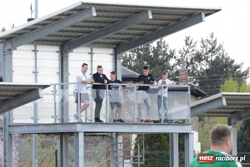 Zdjęcie w galerii na portalu naszraciborz.pl: B klasa: Markowice z kompletem punktów w Czyżowicach wiadomości z regionu