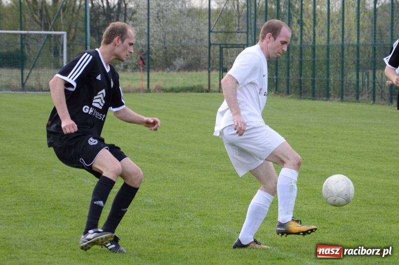 Zdjęcie w galerii na portalu naszraciborz.pl: B klasa: Markowice z kompletem punktów w Czyżowicach wiadomości z regionu