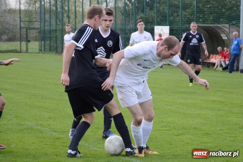 Zdjęcie w galerii na portalu naszraciborz.pl: B klasa: Markowice z kompletem punktów w Czyżowicach wiadomości z regionu