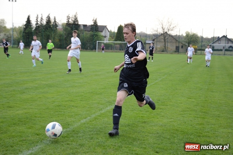 Zdjęcie w galerii na portalu naszraciborz.pl: B klasa: Markowice z kompletem punktów w Czyżowicach wiadomości z regionu