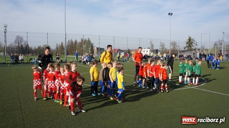 Zdjęcie w galerii na portalu naszraciborz.pl: Żaki młodsze LKS Tworków na Kinder Cup Orzesze wiadomości z regionu