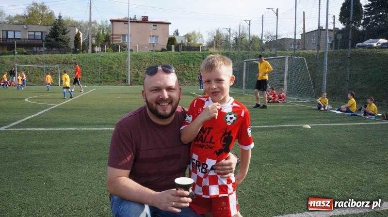 Zdjęcie w galerii na portalu naszraciborz.pl: Żaki młodsze LKS Tworków na Kinder Cup Orzesze wiadomości z regionu