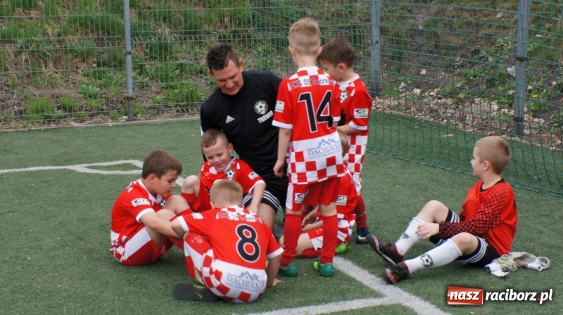 Zdjęcie w galerii na portalu naszraciborz.pl: Żaki młodsze LKS Tworków na Kinder Cup Orzesze wiadomości z regionu