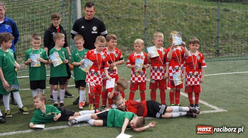 Zdjęcie w galerii na portalu naszraciborz.pl: Żaki młodsze LKS Tworków na Kinder Cup Orzesze wiadomości z regionu