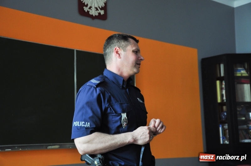 Zdjęcie w galerii na portalu naszraciborz.pl: Jeden promil na głowę, czyli alkogogle w I LO wiadomości z regionu