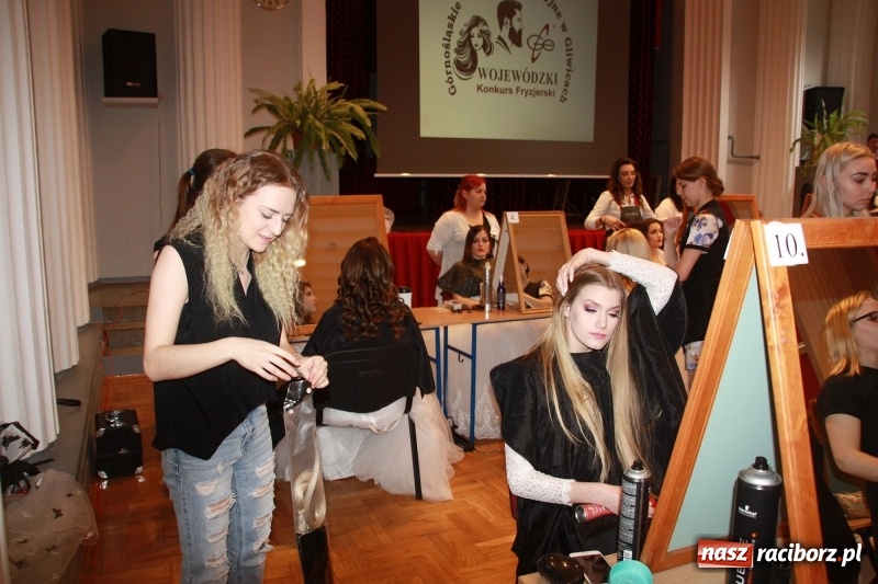 Zdjęcie w galerii na portalu naszraciborz.pl: Fryzjerzy CKZiU nr 1 zaprezentowali swoje umiejętności  wiadomości z regionu