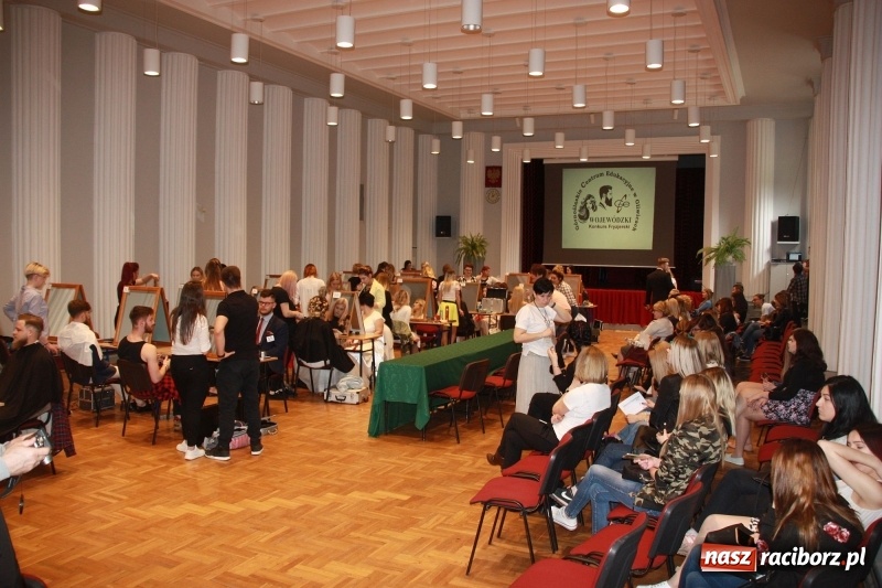 Zdjęcie w galerii na portalu naszraciborz.pl: Fryzjerzy CKZiU nr 1 zaprezentowali swoje umiejętności  wiadomości z regionu