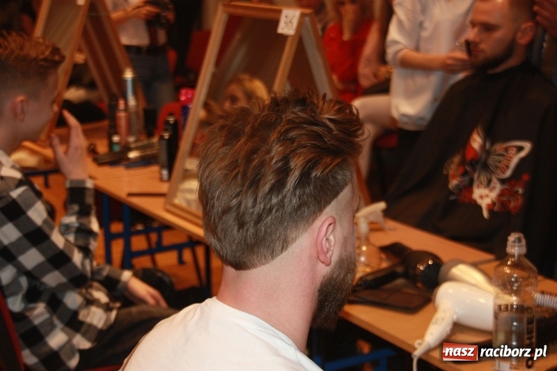 Zdjęcie w galerii na portalu naszraciborz.pl: Fryzjerzy CKZiU nr 1 zaprezentowali swoje umiejętności  wiadomości z regionu