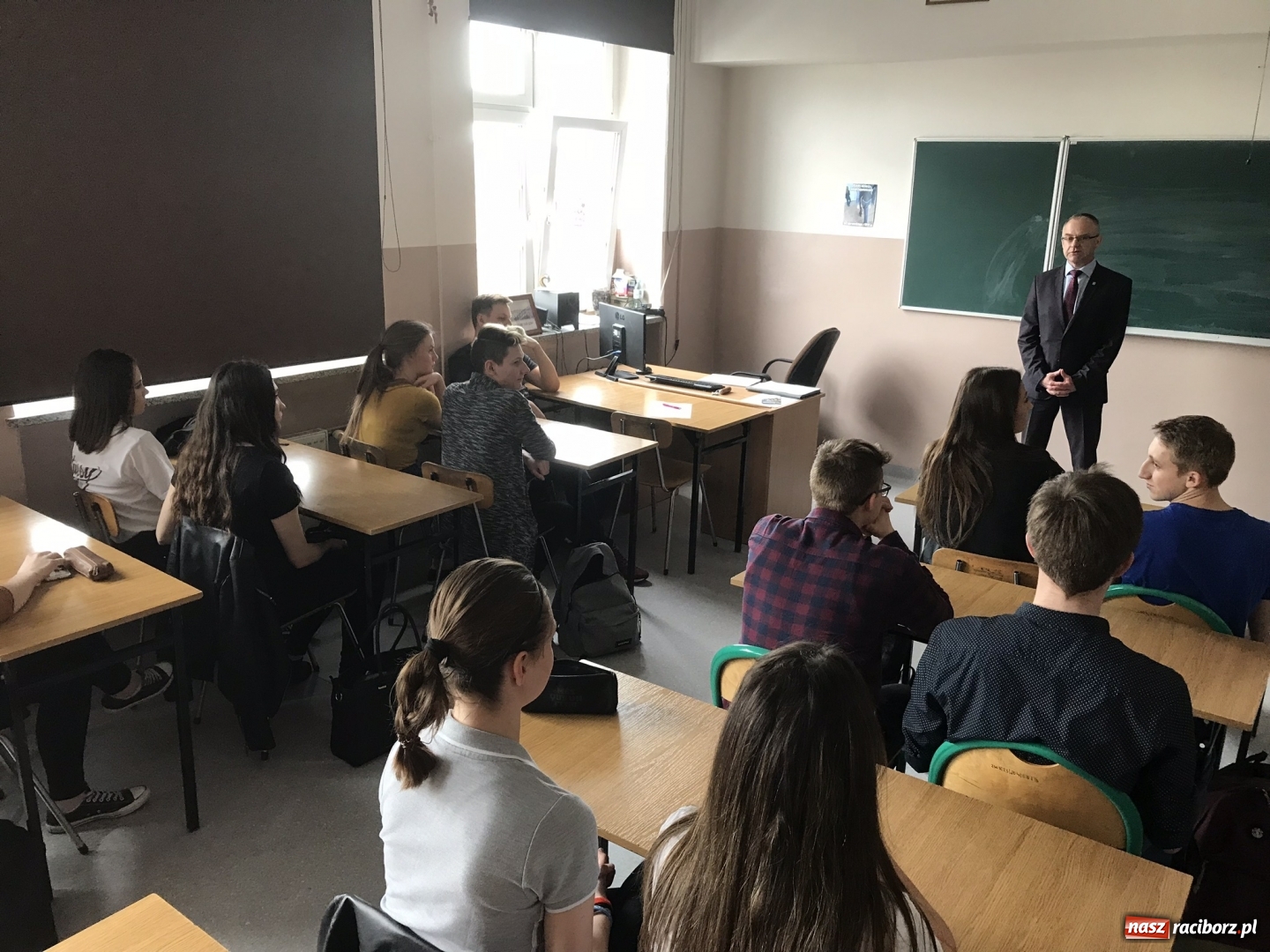 Zdjęcie w galerii na portalu naszraciborz.pl: O samorządności i kierunkach studiów. Wśród maturzystów rysuje się nowy trend wiadomości z regionu