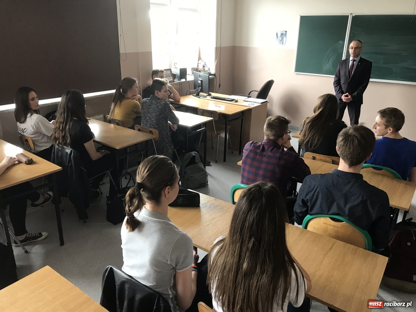 Zdjęcie w galerii na portalu naszraciborz.pl: O samorządności i kierunkach studiów. Wśród maturzystów rysuje się nowy trend wiadomości z regionu